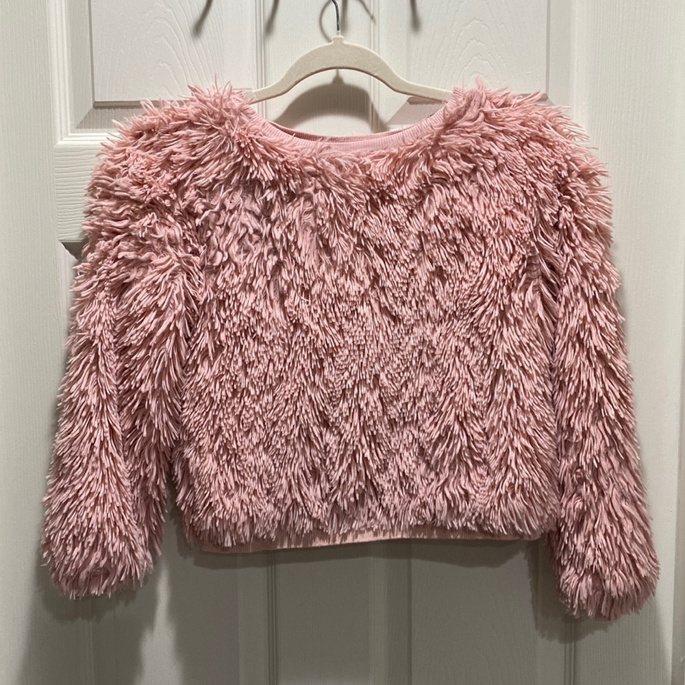 Fuzzy Top! Pink Sweatshirt.